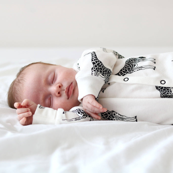 Fred & Noah - Giraffe cotton sleepsuit