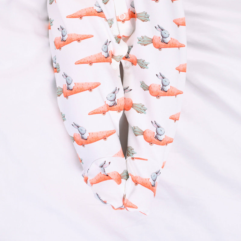 Fred & Noah - Racing carrot print cotton sleepsuit