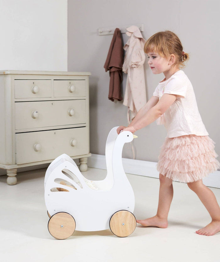 Sweet Swan Pram